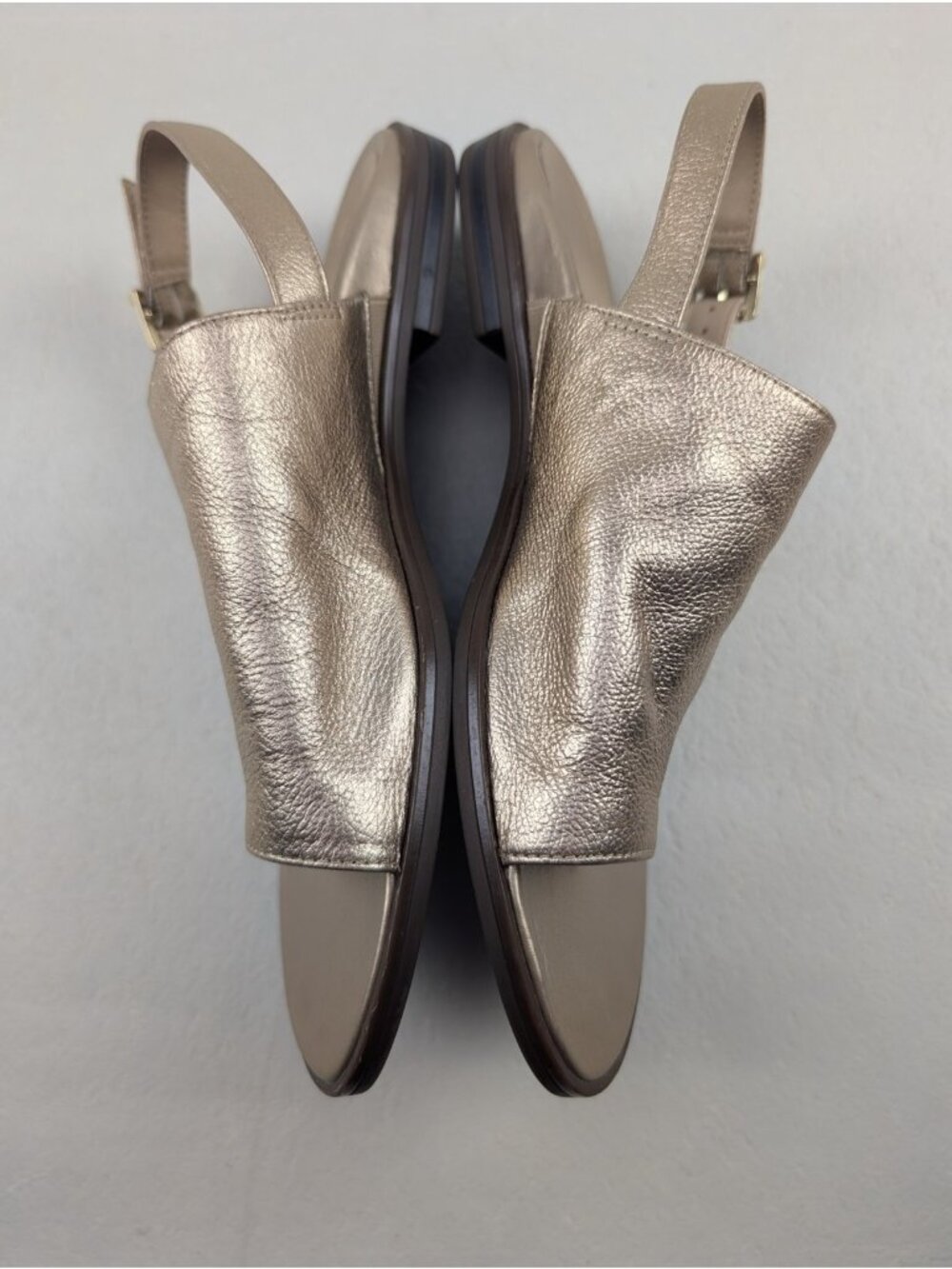 Vionic Ella Slingback Toe Loop Sandal Women 8.5 Gold Metallic Leather Adjustable - Picture 5 of 12